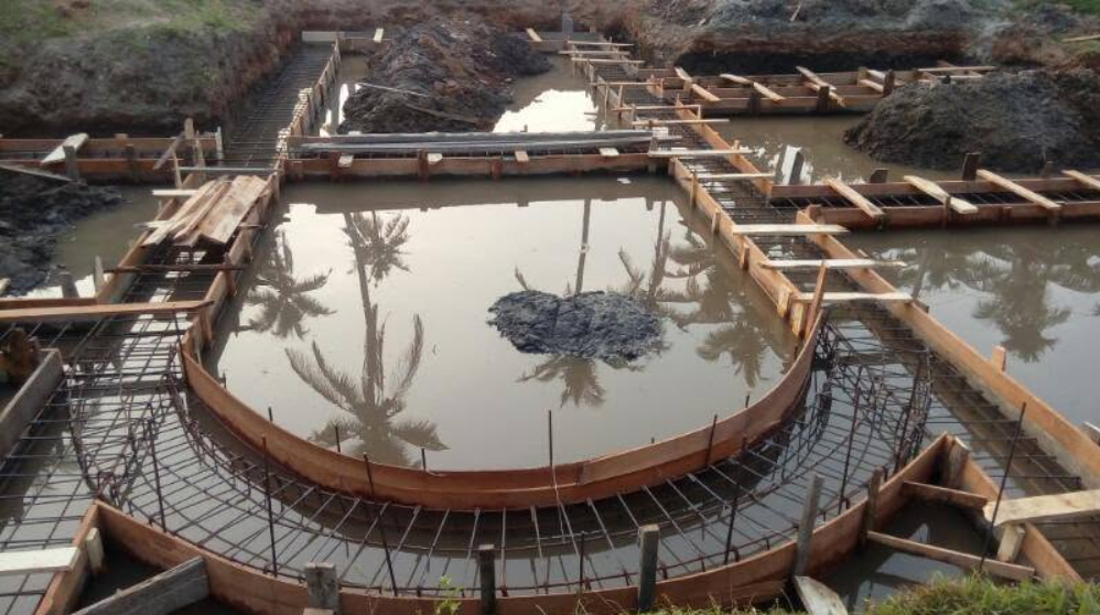 Curved foundation formwork with steel reinforcement in place